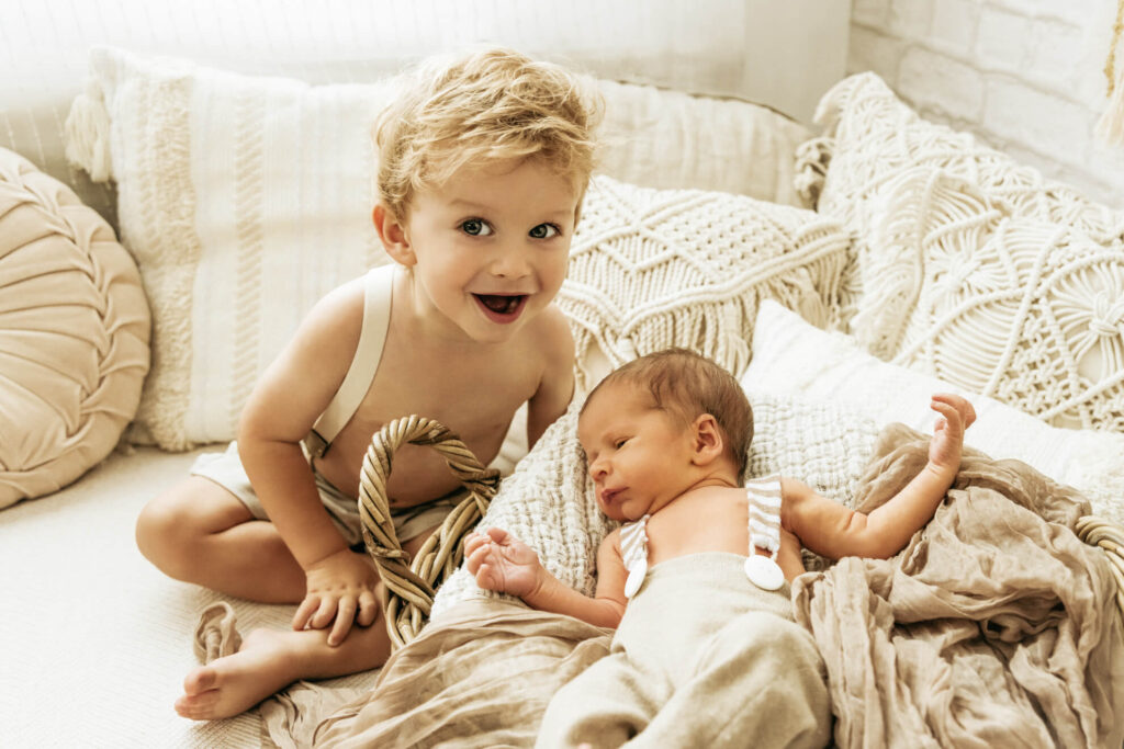 Newborn Baby Geschwister Shooting Bildgefühle Odenwald Newborn Baby Geschwister Shooting Bildgefühle Odenwald